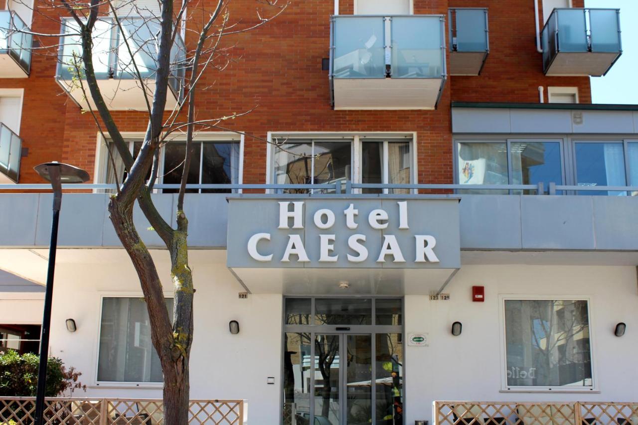凯撒酒店 佩萨罗 外观 照片